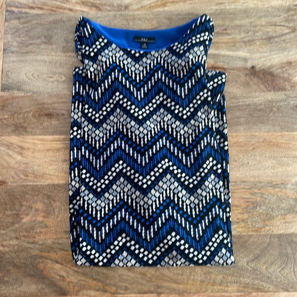 Women’s Knee Length Blue Patterned Dress - Picture 2 of 4